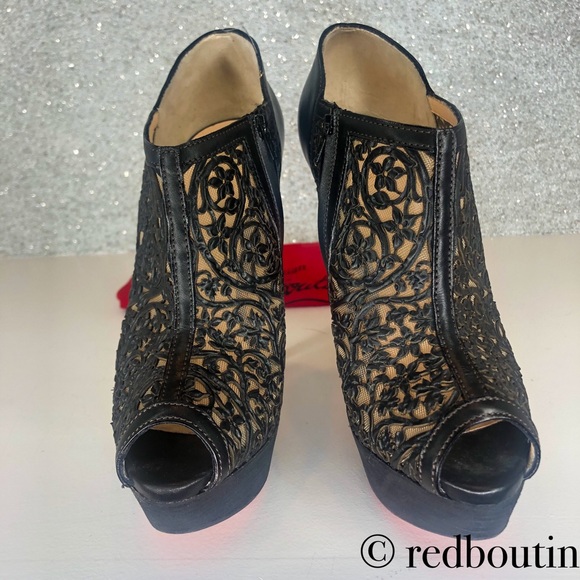 👠SOLD👠 Louboutin Pampas laser cut booties - Picture 3 of 8